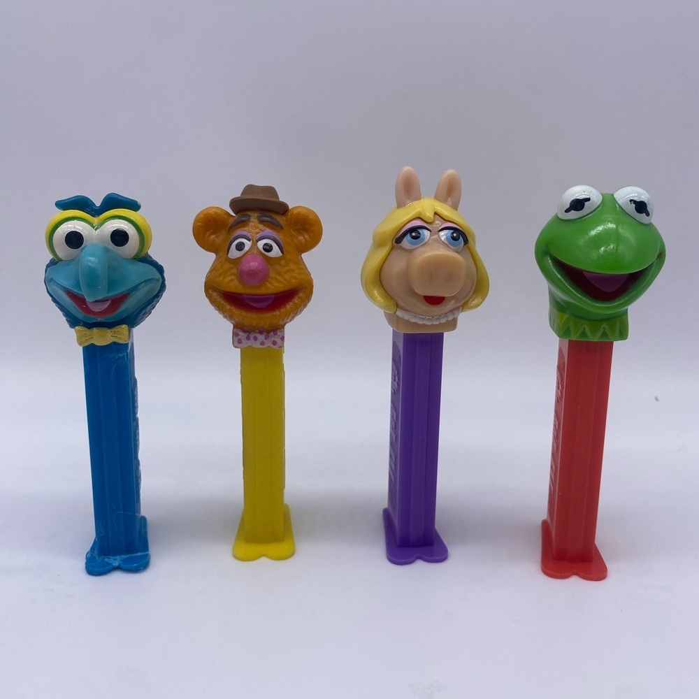 6 Vintage PEZ collection